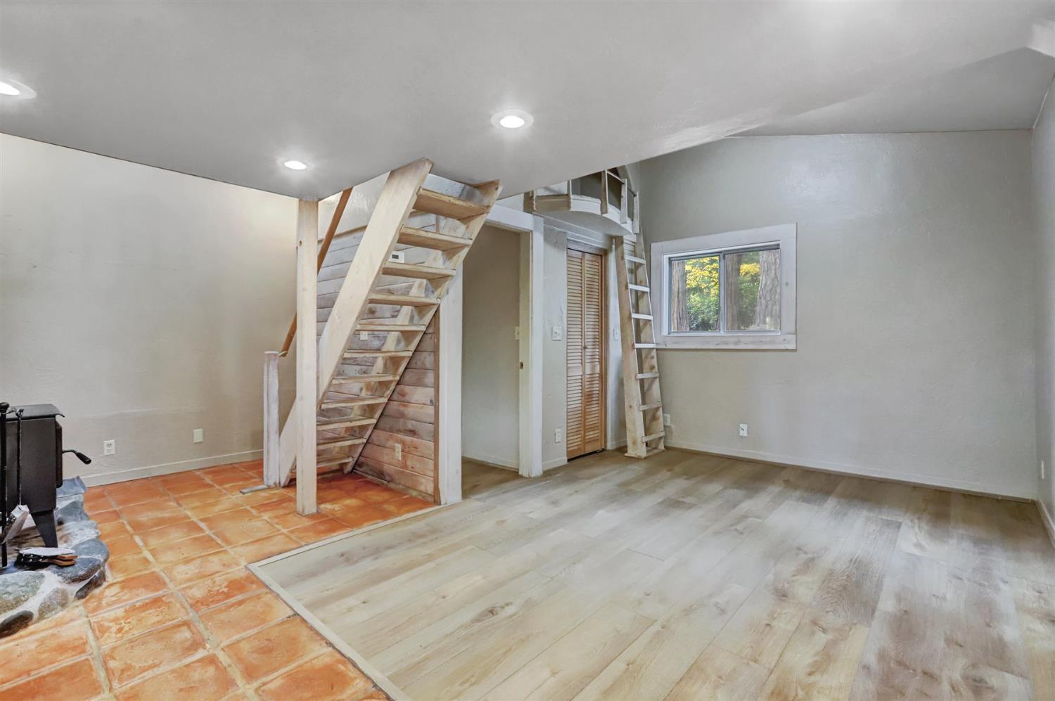 Nevada City, California, 95959, United States, 3 Bedrooms Bedrooms, ,2 BathroomsBathrooms,Residential,For Sale,1992371