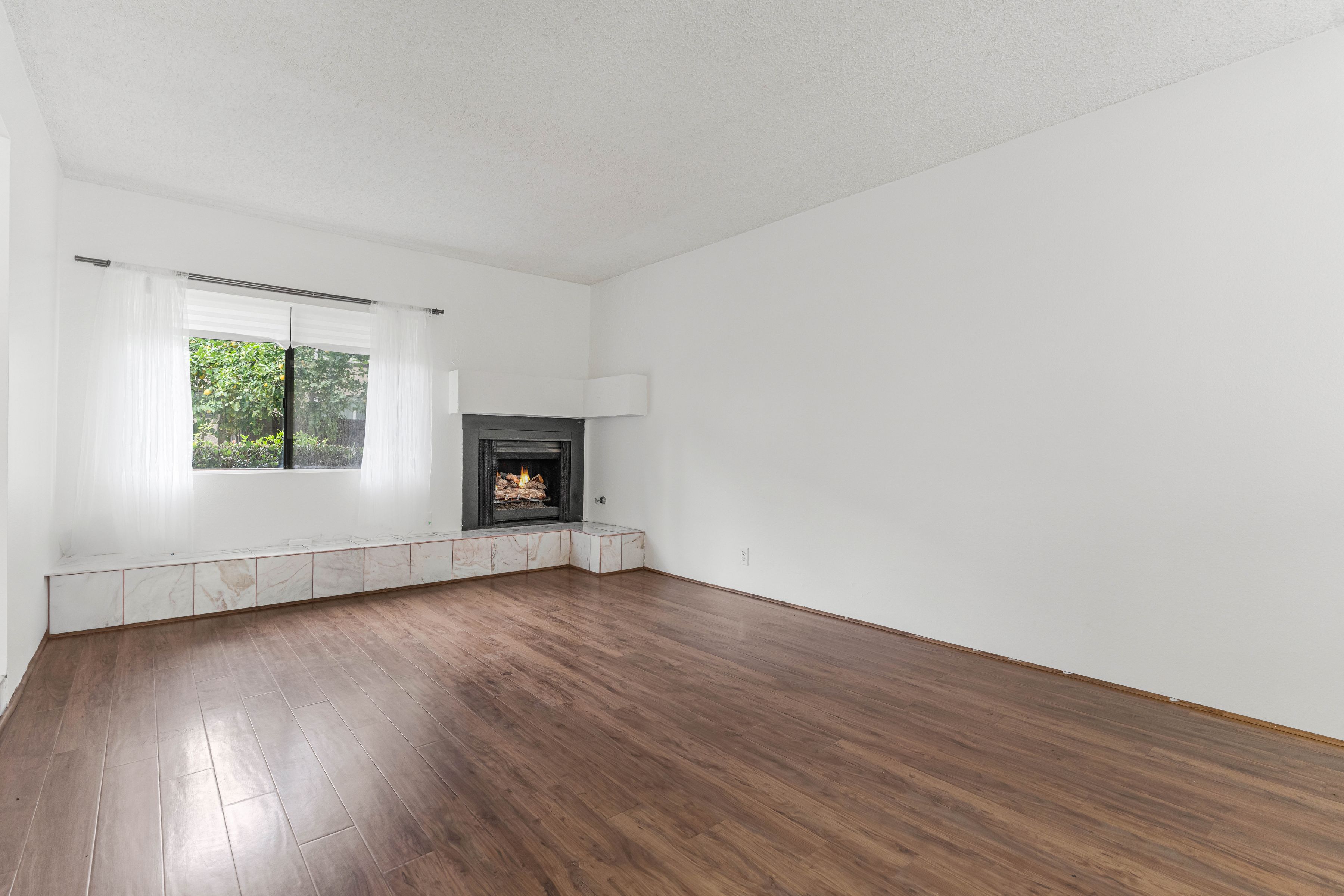 6746 Encino Avenue #2 - 物件實景