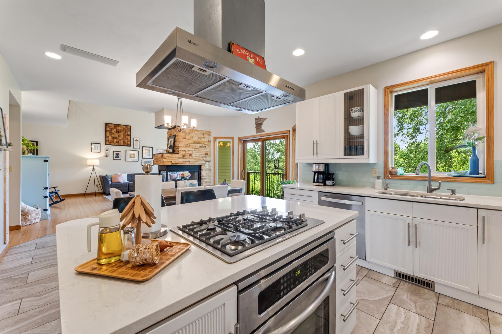 Winona, Minnesota, 55987, United States, 6 Bedrooms Bedrooms, ,4 BathroomsBathrooms,Residential,For Sale,1883576
