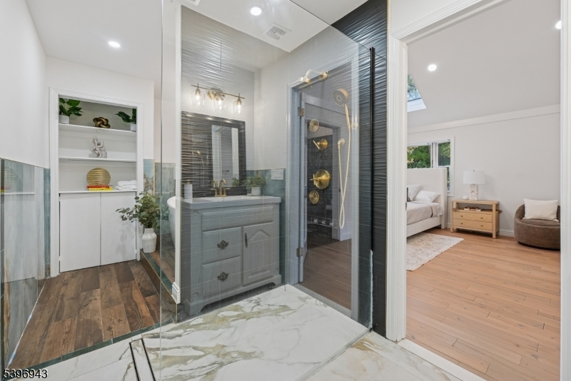 South Orange Village Twp., New Jersey, 07079, United States, 8 Bedrooms Bedrooms, ,7 BathroomsBathrooms,Residential,For Sale,1991818