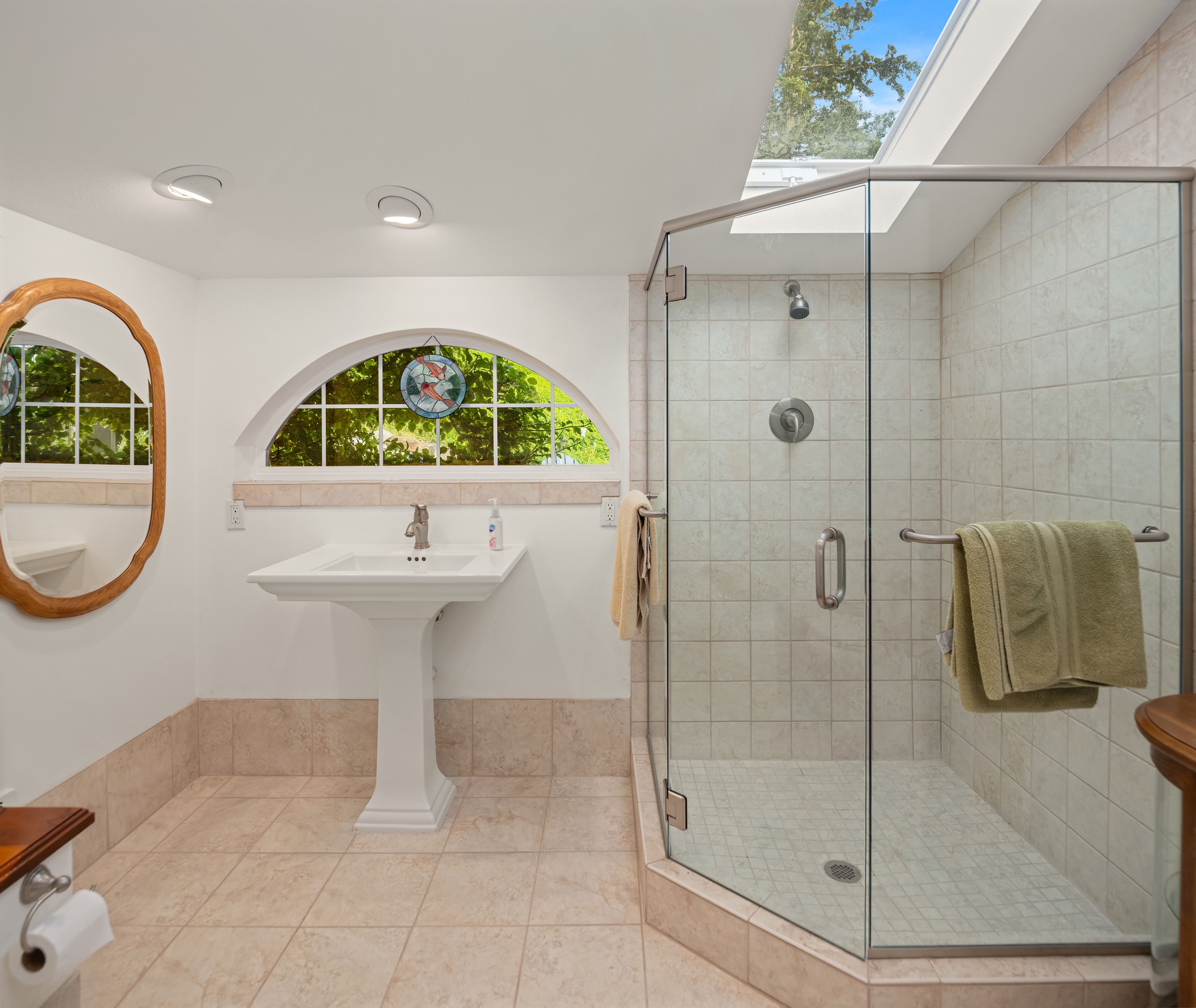  2106 Breezy Point Rd, Camano, WA 98282 - 物件實景
