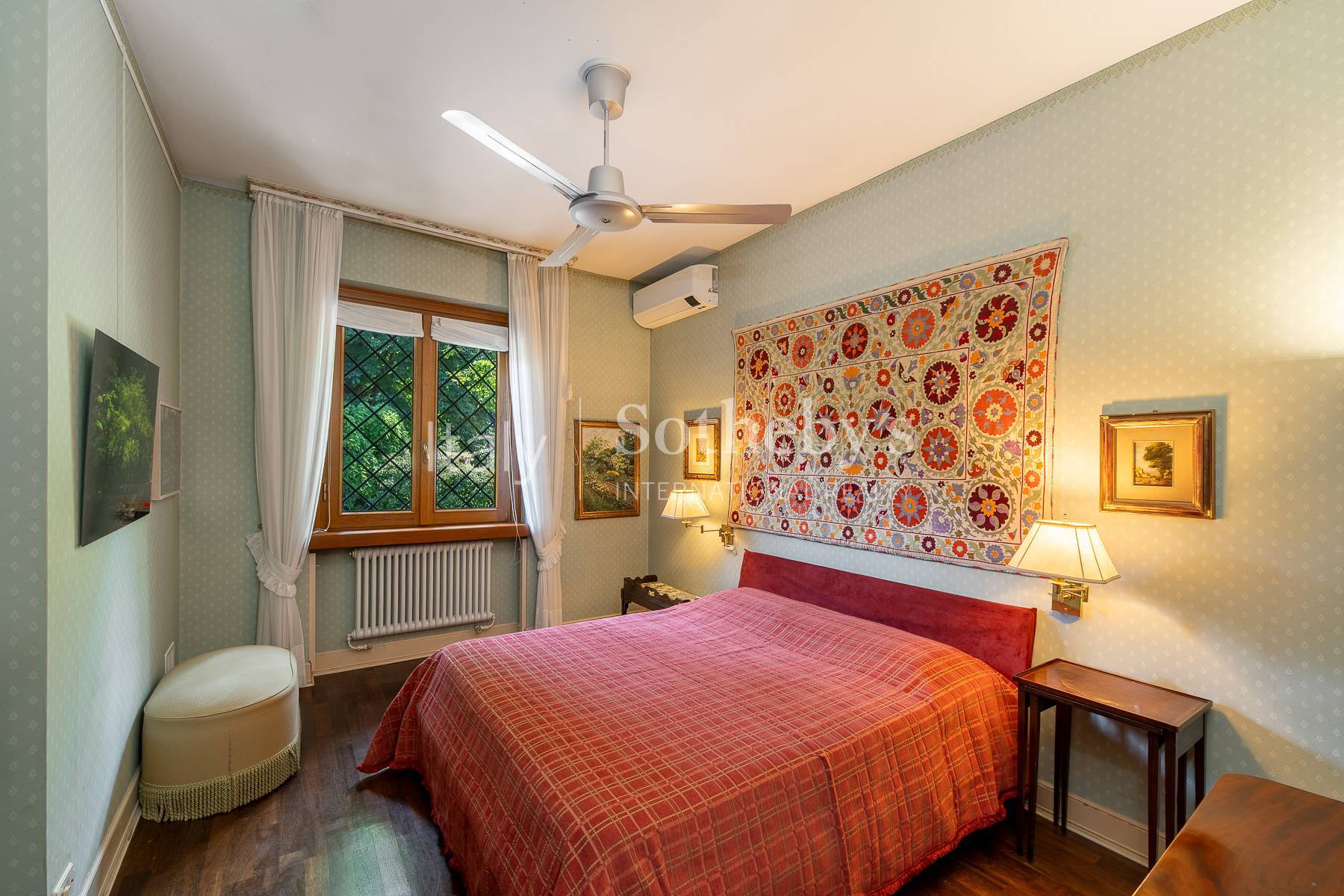  Prestigious residence with a magnificent landscaped garden. - 物件實景