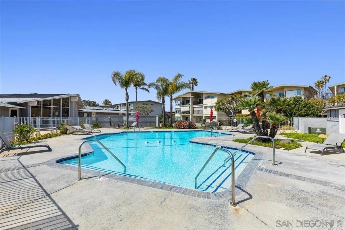 Solana Beach, California, 92075, United States, 2 Bedrooms Bedrooms, ,1 BathroomBathrooms,Residential,For Sale,1911120