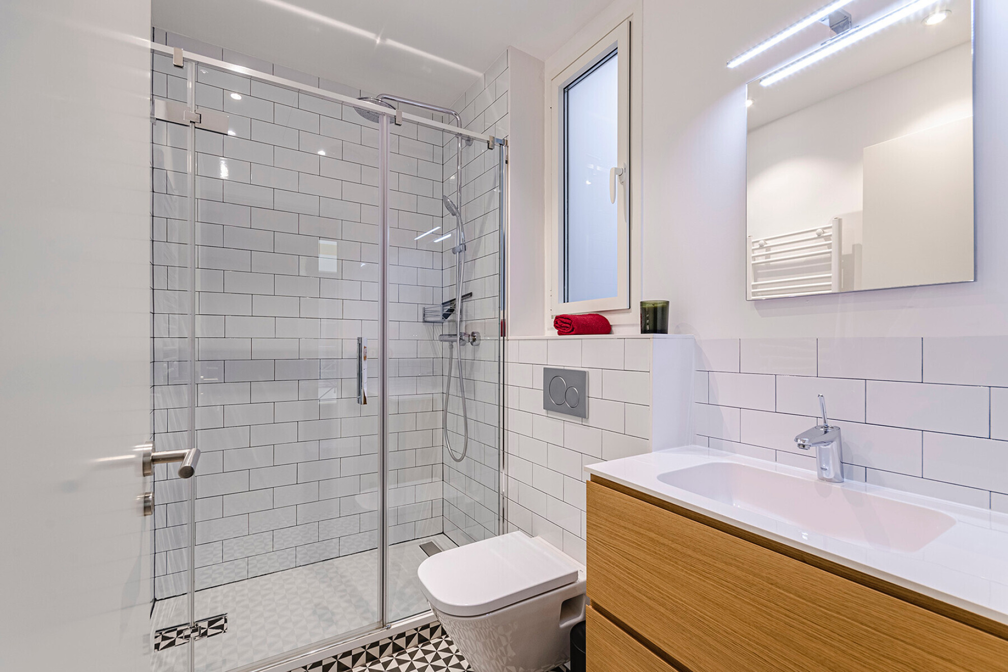  Contemporary elegance with a terrace in the heart of l