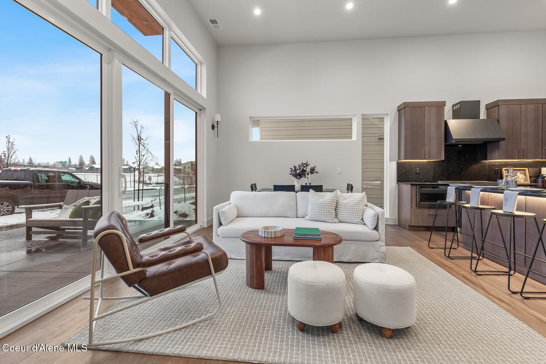 Coeur d'Alene, Idaho, 83814, United States, 3 Bedrooms Bedrooms, ,4 BathroomsBathrooms,Residential,For Sale,2002560