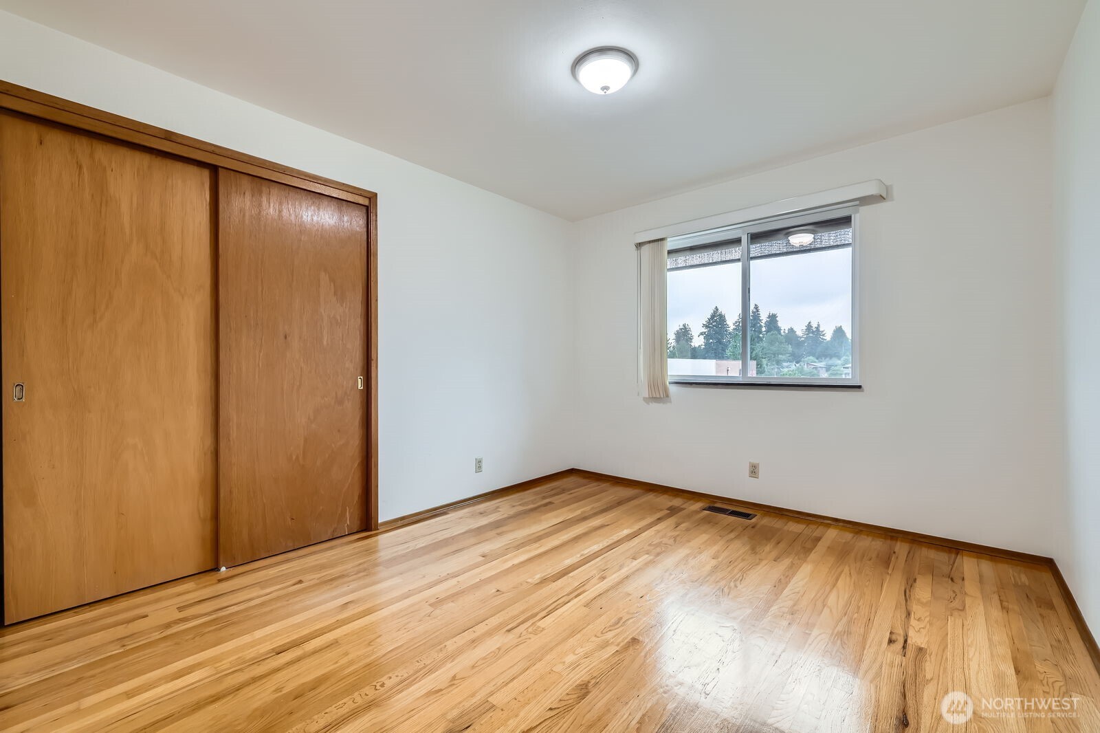 Seattle, Washington, 98125, United States, ,Residential,For Sale,1928074
