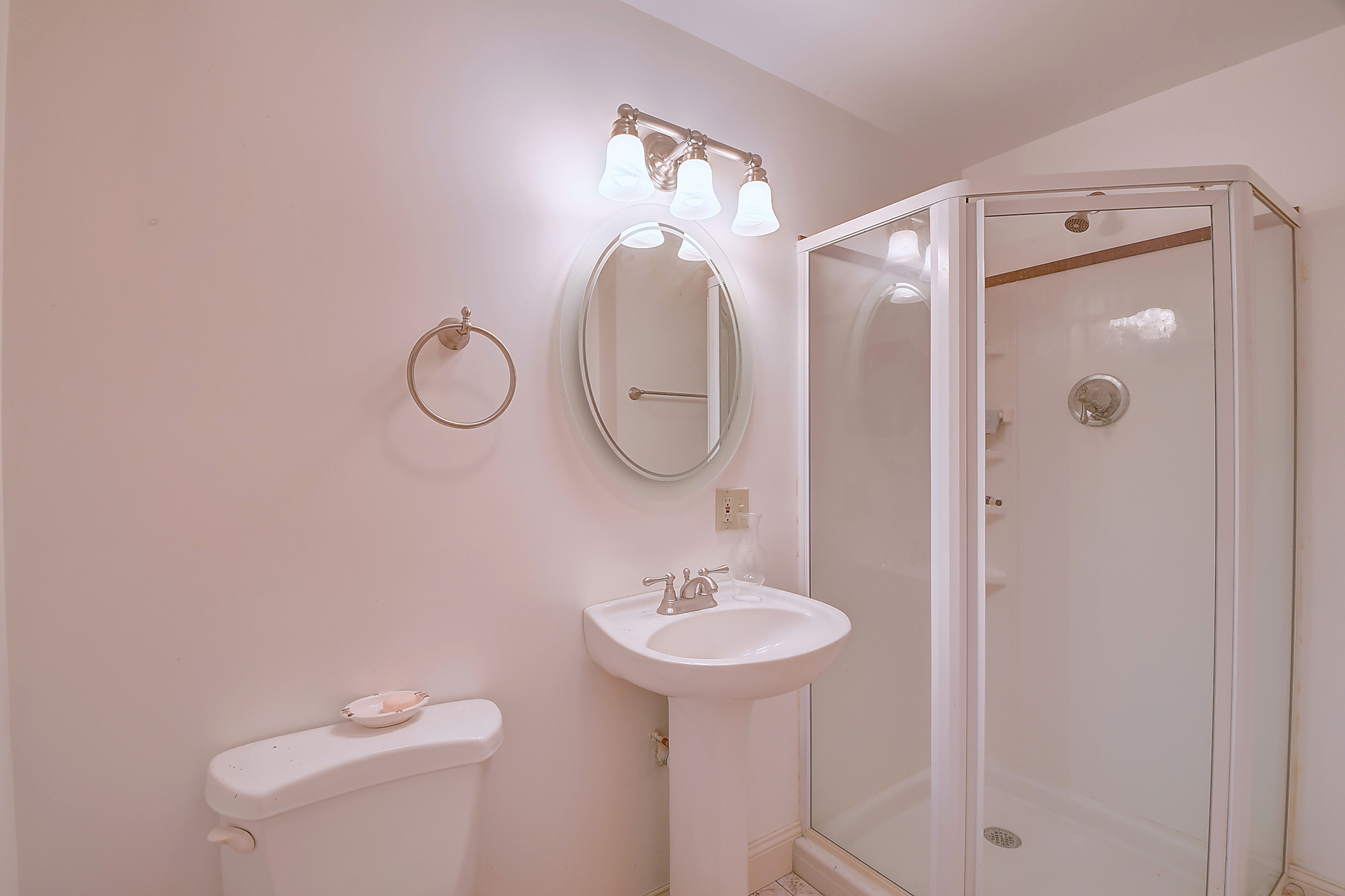 Bethlehem, Connecticut, 06751, United States, 3 Bedrooms Bedrooms, ,4 BathroomsBathrooms,Residential,For Sale,1987102