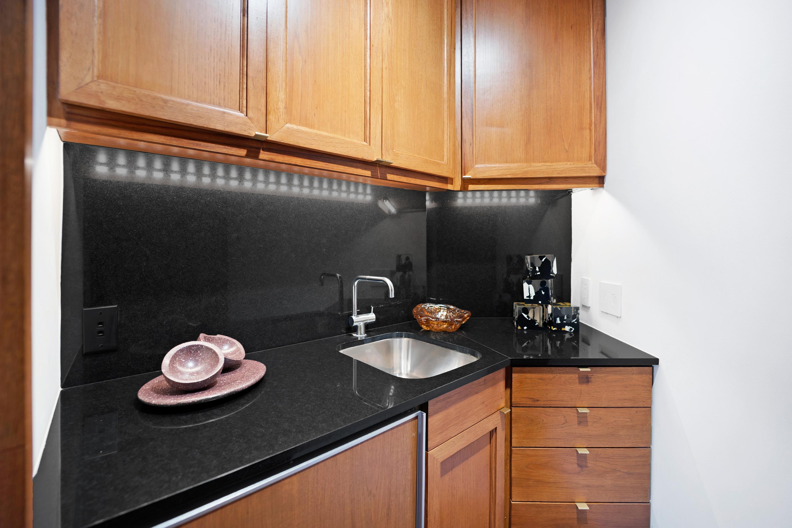  Out of This World - 物件實景