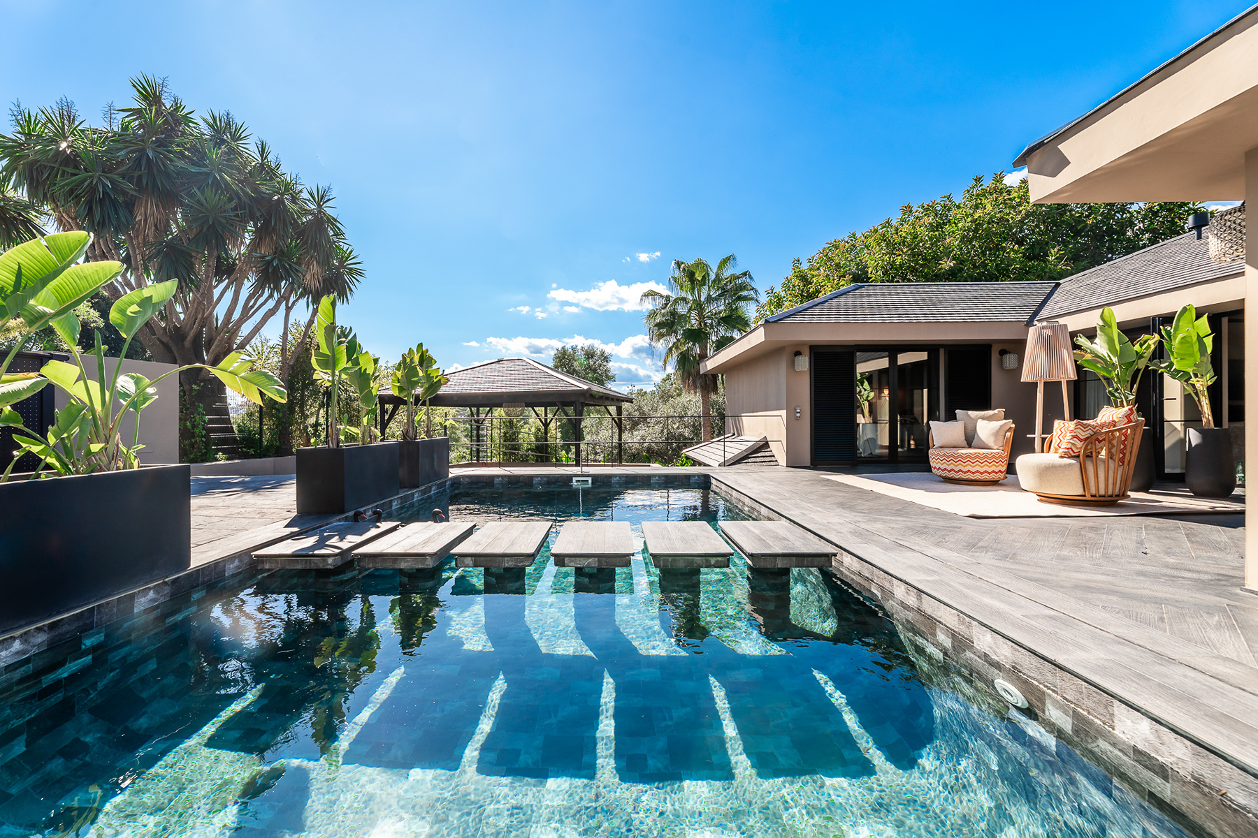  A Balinese oasis on the front line of Guadalmina Alta golf in Marbella - 物件實景