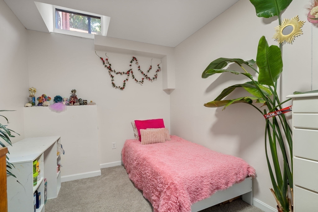 Salem, Massachusetts, 01970, United States, 3 Bedrooms Bedrooms, ,3 BathroomsBathrooms,Residential,For Sale,1927367