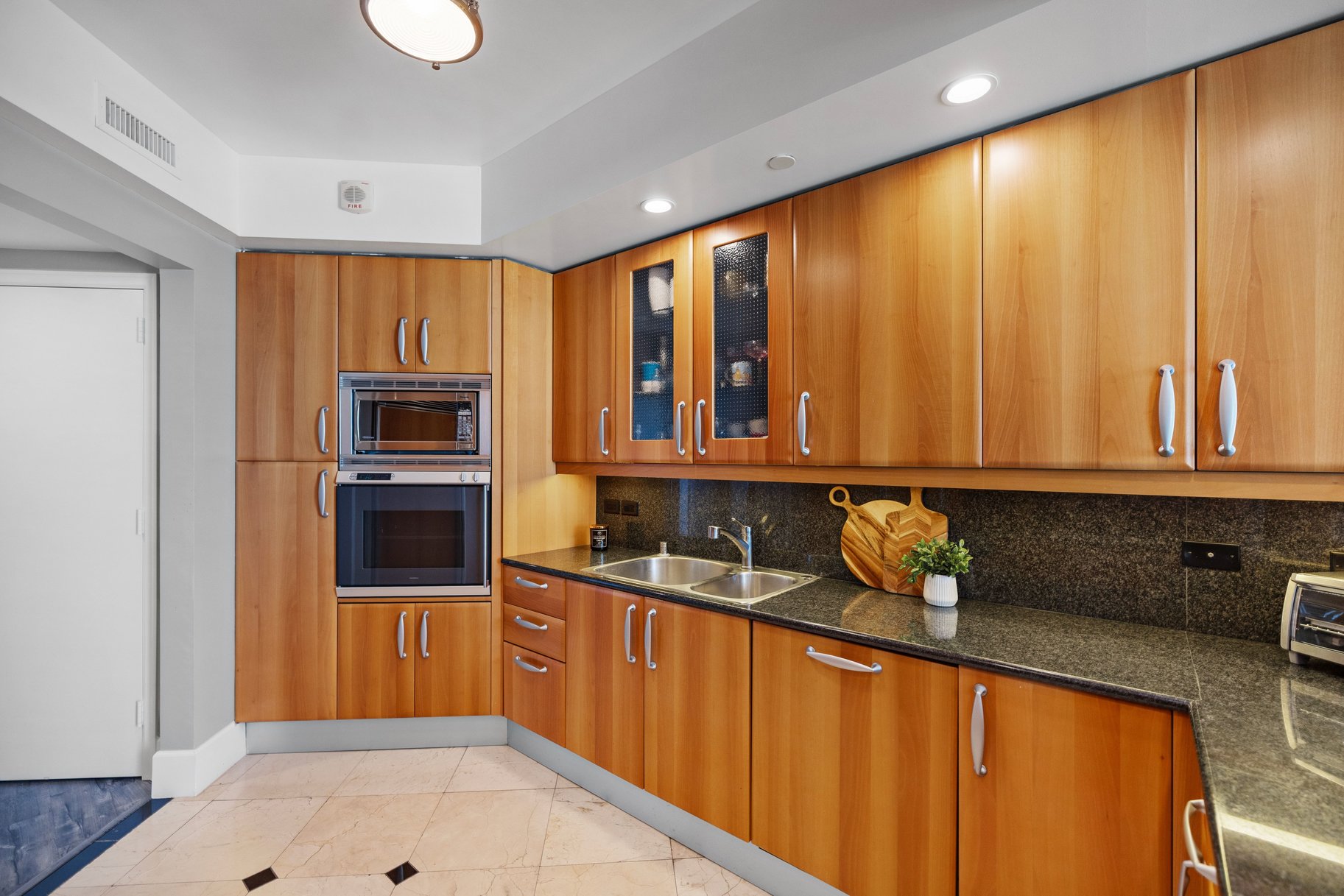  Sophisticated High-Rise Living at Turnberry Place - 物件實景
