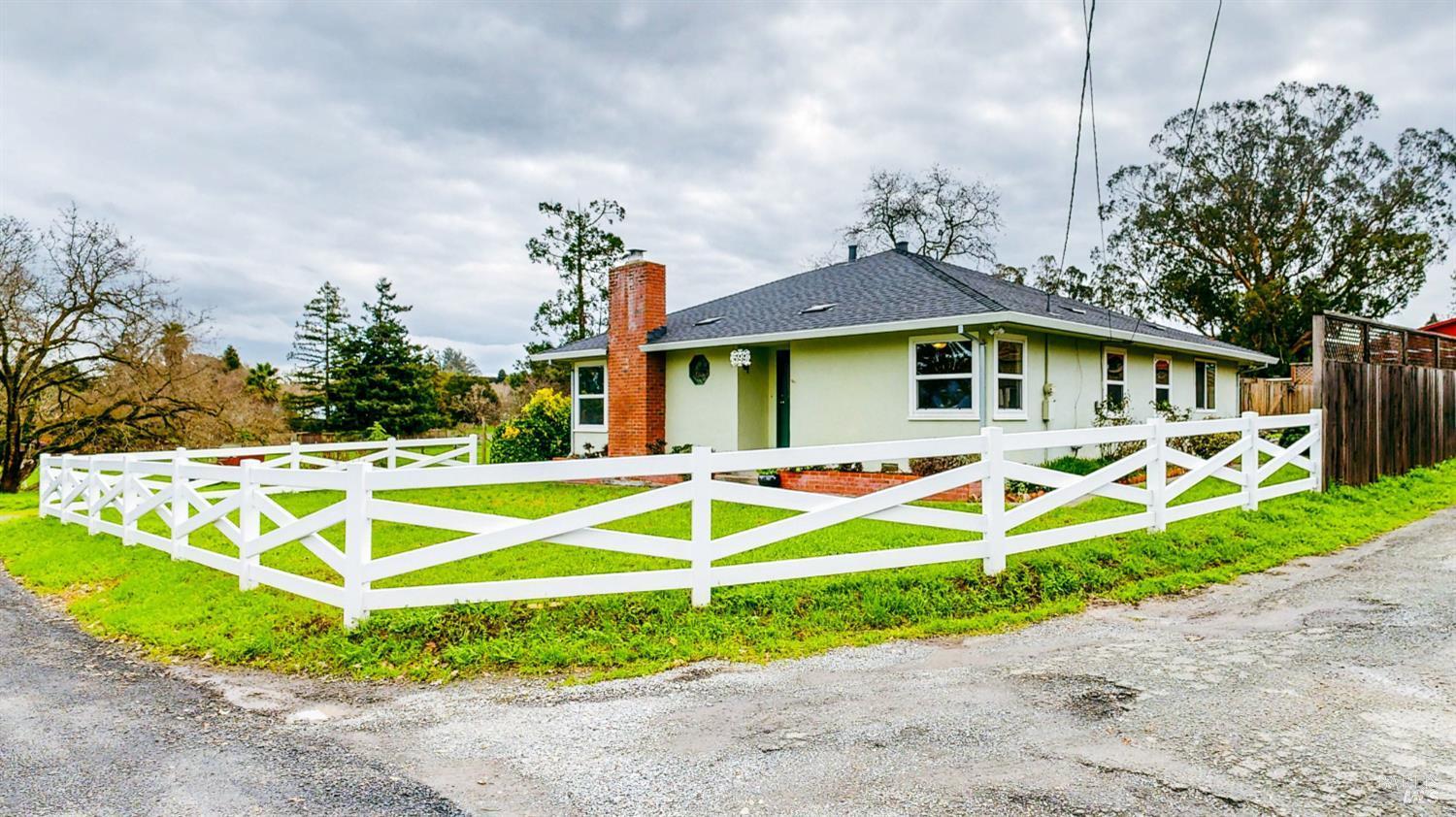 Petaluma, California, 94952, United States, 3 Bedrooms Bedrooms, ,2 BathroomsBathrooms,Residential,For Sale,2008793