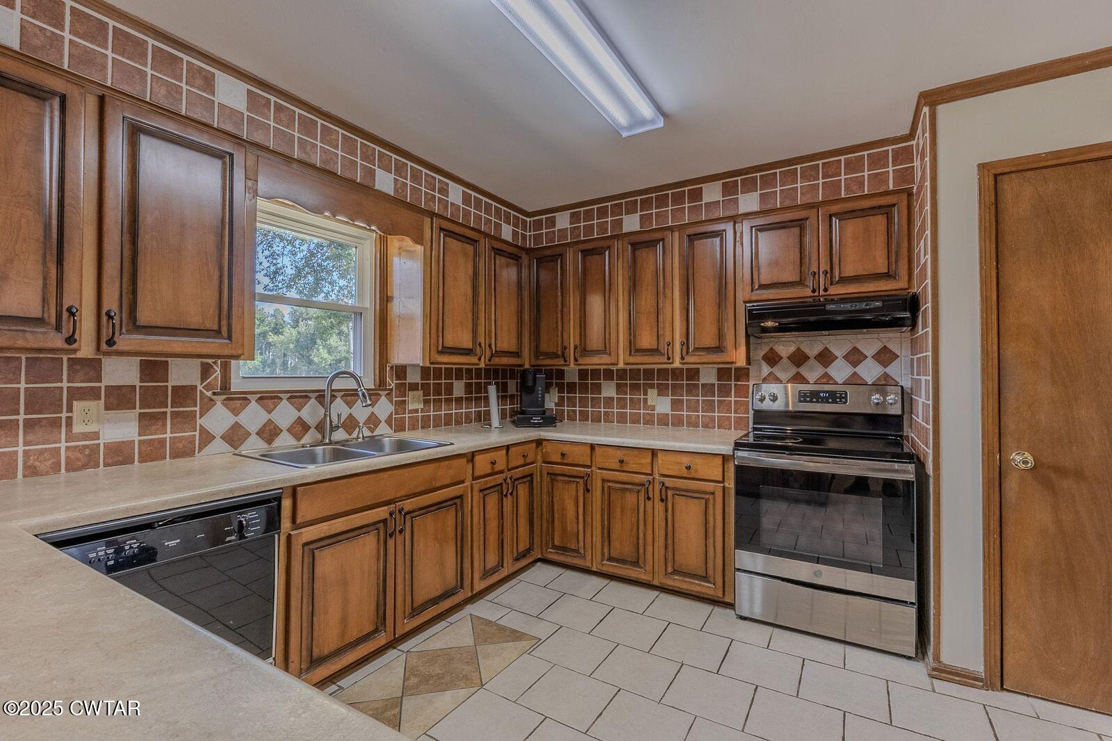 Brownsville, Tennessee, 38012, United States, 4 Bedrooms Bedrooms, ,3 BathroomsBathrooms,Residential,For Sale,1936333