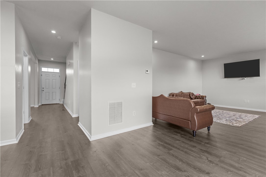 South Park, Pennsylvania, 15129, United States, 4 Bedrooms Bedrooms, ,3 BathroomsBathrooms,Residential,For Sale,1876041