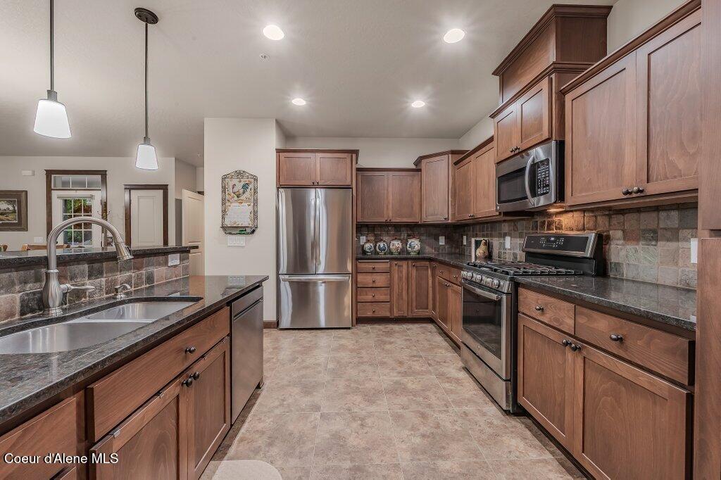 Coeur D'alene, Idaho, 83814, United States, 2 Bedrooms Bedrooms, ,Residential,For Sale,1998206