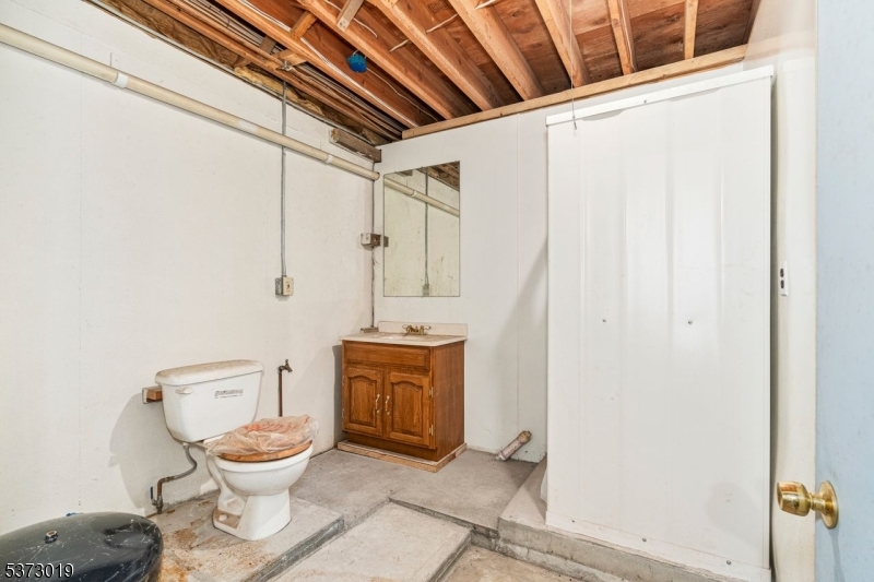 Blairstown Twp., New Jersey, 07832, United States, 3 Bedrooms Bedrooms, ,2 BathroomsBathrooms,Residential,For Sale,1898637
