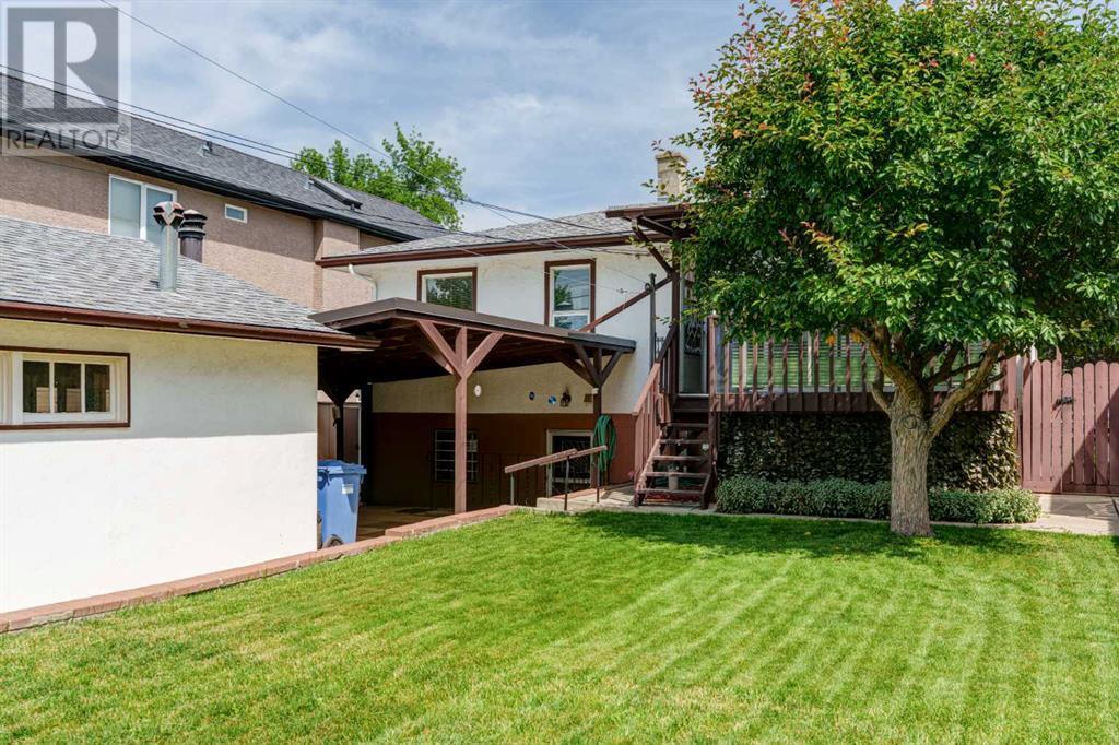 CALGARY, Alberta, T3E 2S7, CA, 3 Bedrooms Bedrooms, ,2 BathroomsBathrooms,Residential,For Sale,1896041