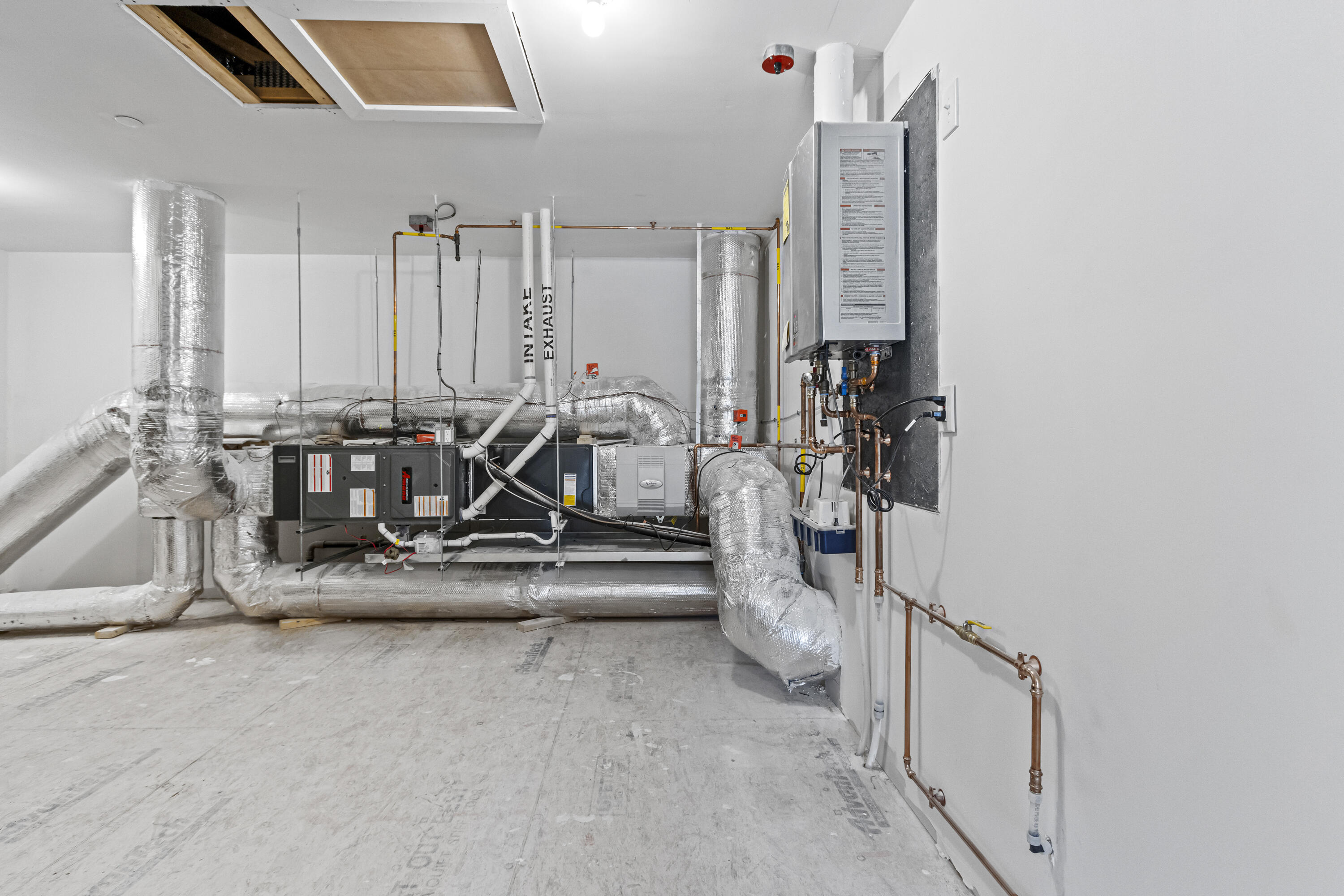 South Portland, Maine, 04106, United States, 2 Bedrooms Bedrooms, ,3 BathroomsBathrooms,Residential,For Sale,1992807