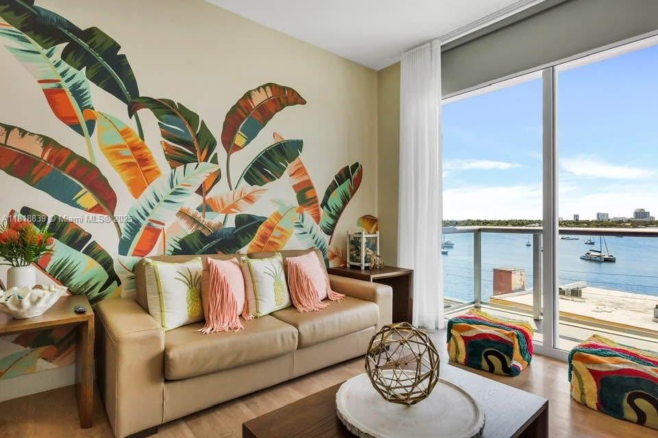 Hollywood, Florida, 33019, United States, 2 Bedrooms Bedrooms, ,1 BathroomBathrooms,Residential,For Sale,1850092