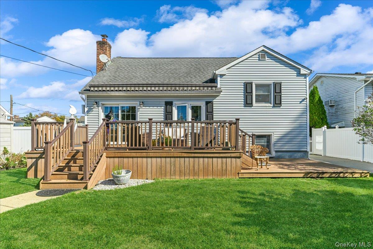 North Bellmore, New York, 11710, United States, 3 Bedrooms Bedrooms, ,2 BathroomsBathrooms,Residential,For Sale,1991697