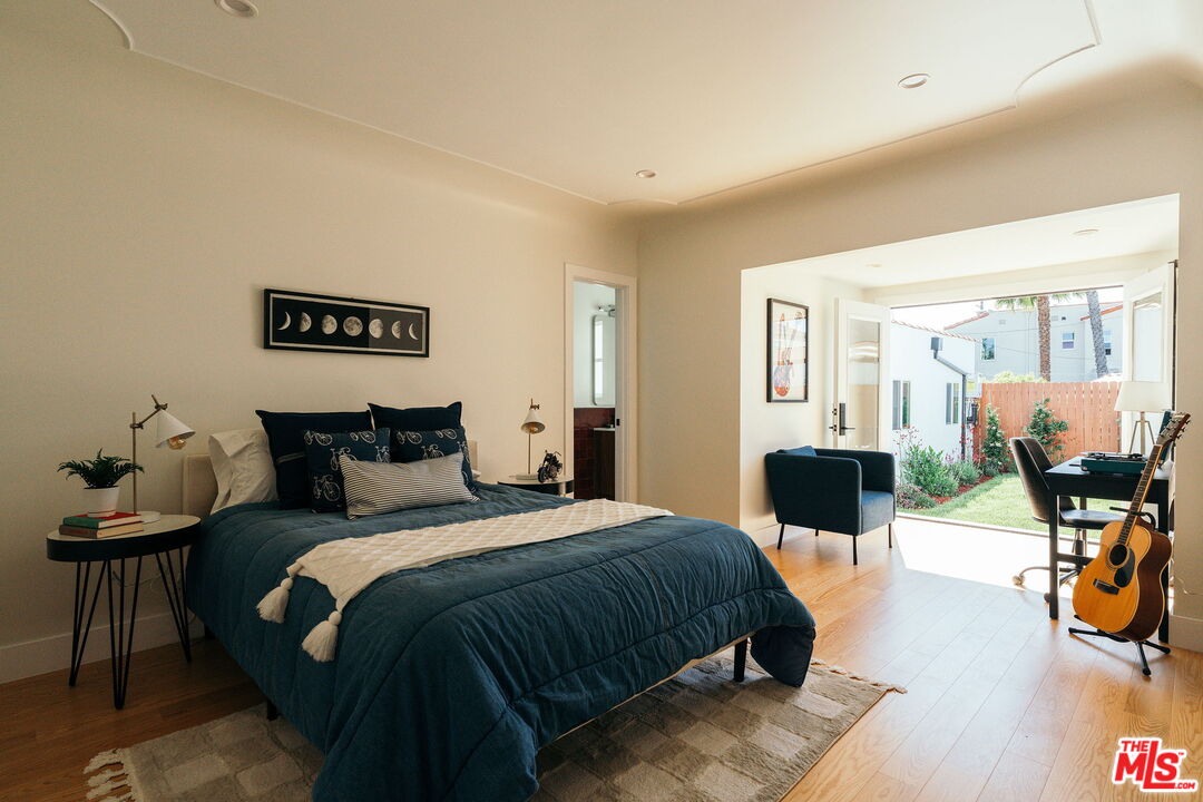 Los Angeles, California, 90019, United States, 4 Bedrooms Bedrooms, ,4 BathroomsBathrooms,Residential,For Sale,1889946