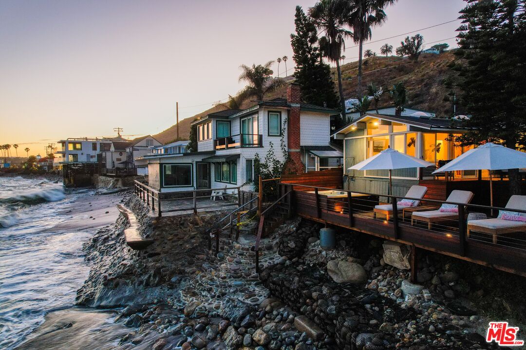 Malibu, California, 90265, United States, 3 Bedrooms Bedrooms, ,2 BathroomsBathrooms,Residential,For Sale,1992051
