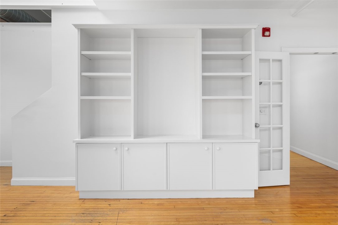 Providence, Rhode Island, 02903, United States, 1 Bedroom Bedrooms, ,2 BathroomsBathrooms,Residential,For Sale,1917986
