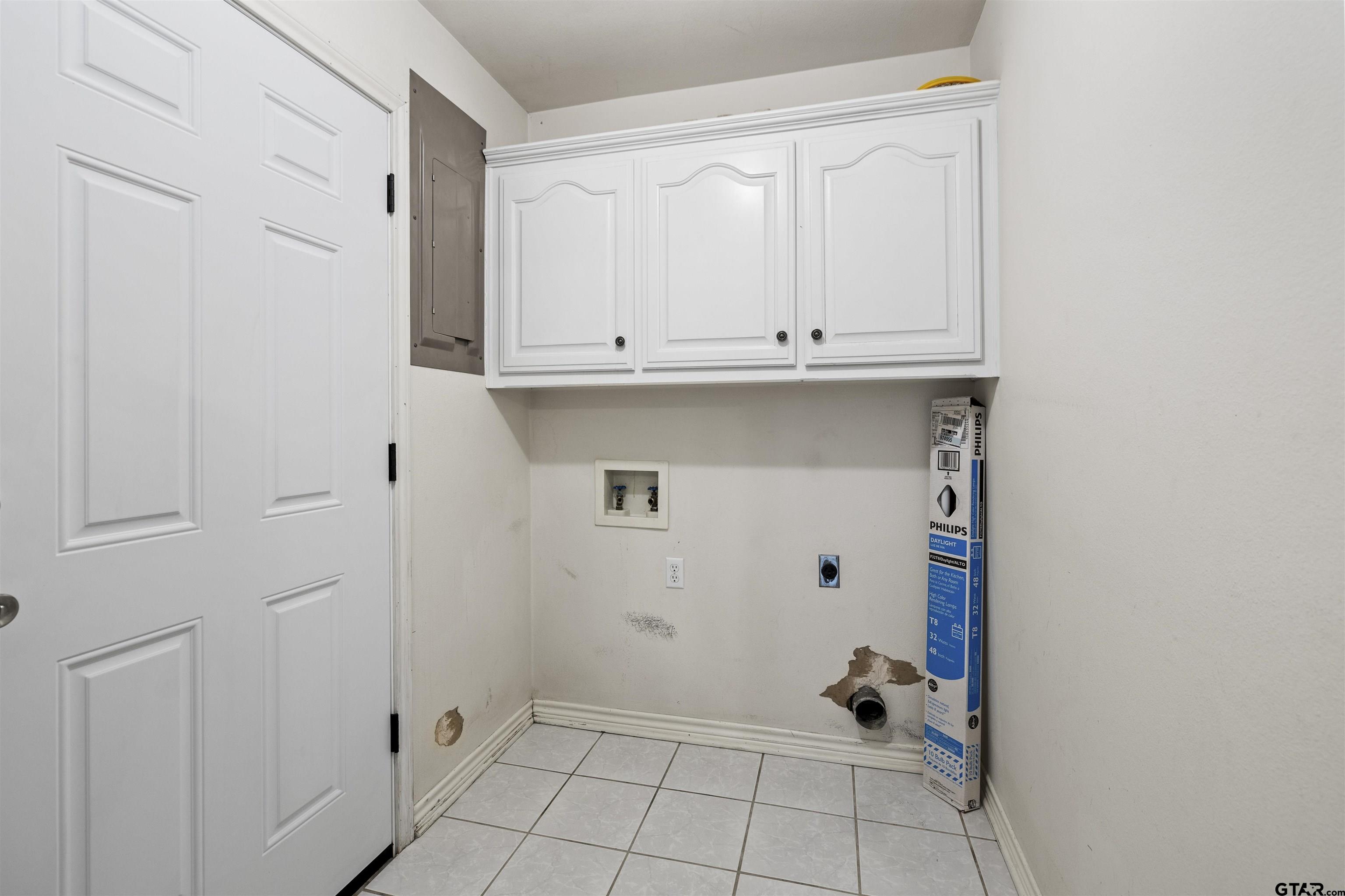 Tyler, Texas, 75704, United States, 3 Bedrooms Bedrooms, ,2 BathroomsBathrooms,Residential,For Sale,1908675