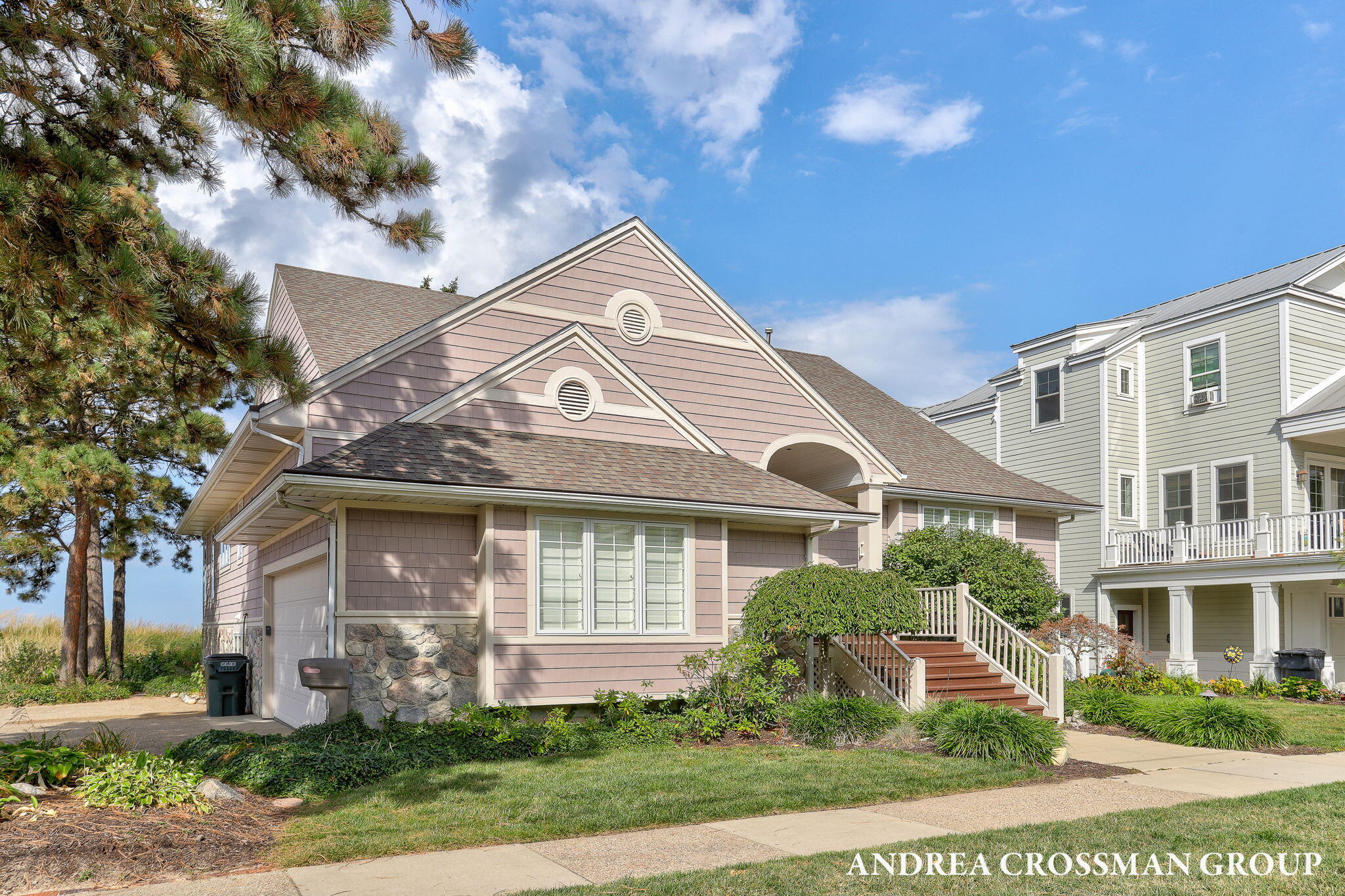 St. Joseph, Michigan, 49085, United States, 4 Bedrooms Bedrooms, ,4 BathroomsBathrooms,Residential,For Sale,1960959