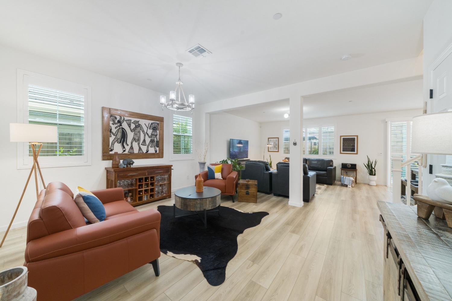 Folsom, California, 95630, United States, 5 Bedrooms Bedrooms, ,3 BathroomsBathrooms,Residential,For Sale,1997152