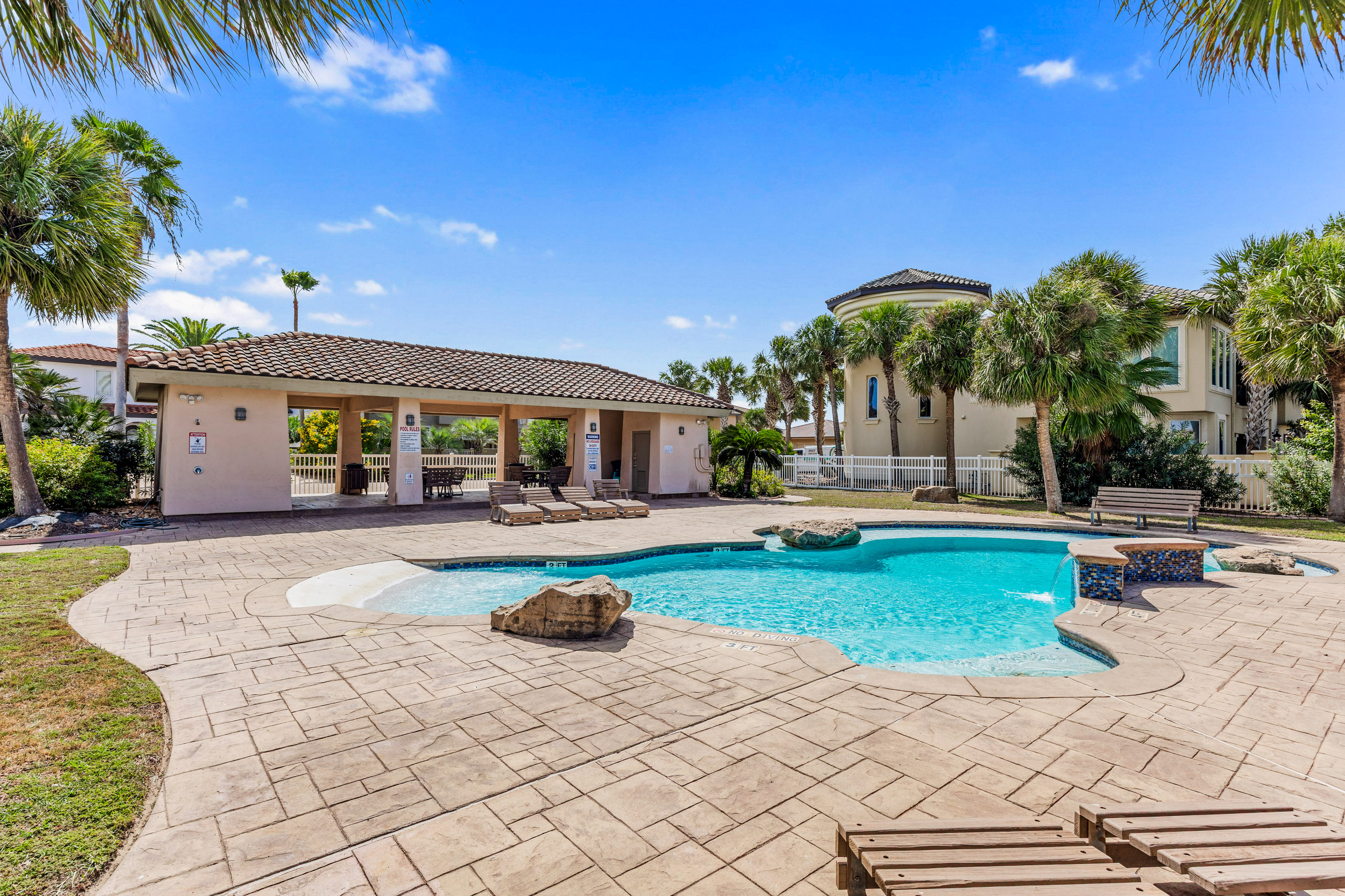  Marina-Front Mediterranean Estate - 物件實景