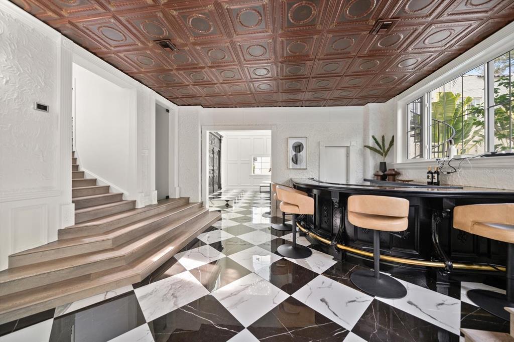 St Petersburg, Florida, 33707, United States, 5 Bedrooms Bedrooms, ,9 BathroomsBathrooms,Residential,For Sale,2000985