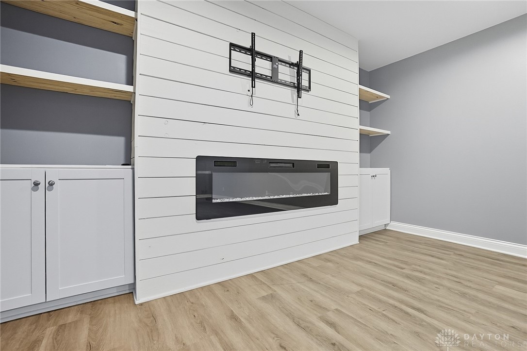 Clearcreek Twp, Ohio, 45458, United States, 4 Bedrooms Bedrooms, ,4 BathroomsBathrooms,Residential,For Sale,1966206