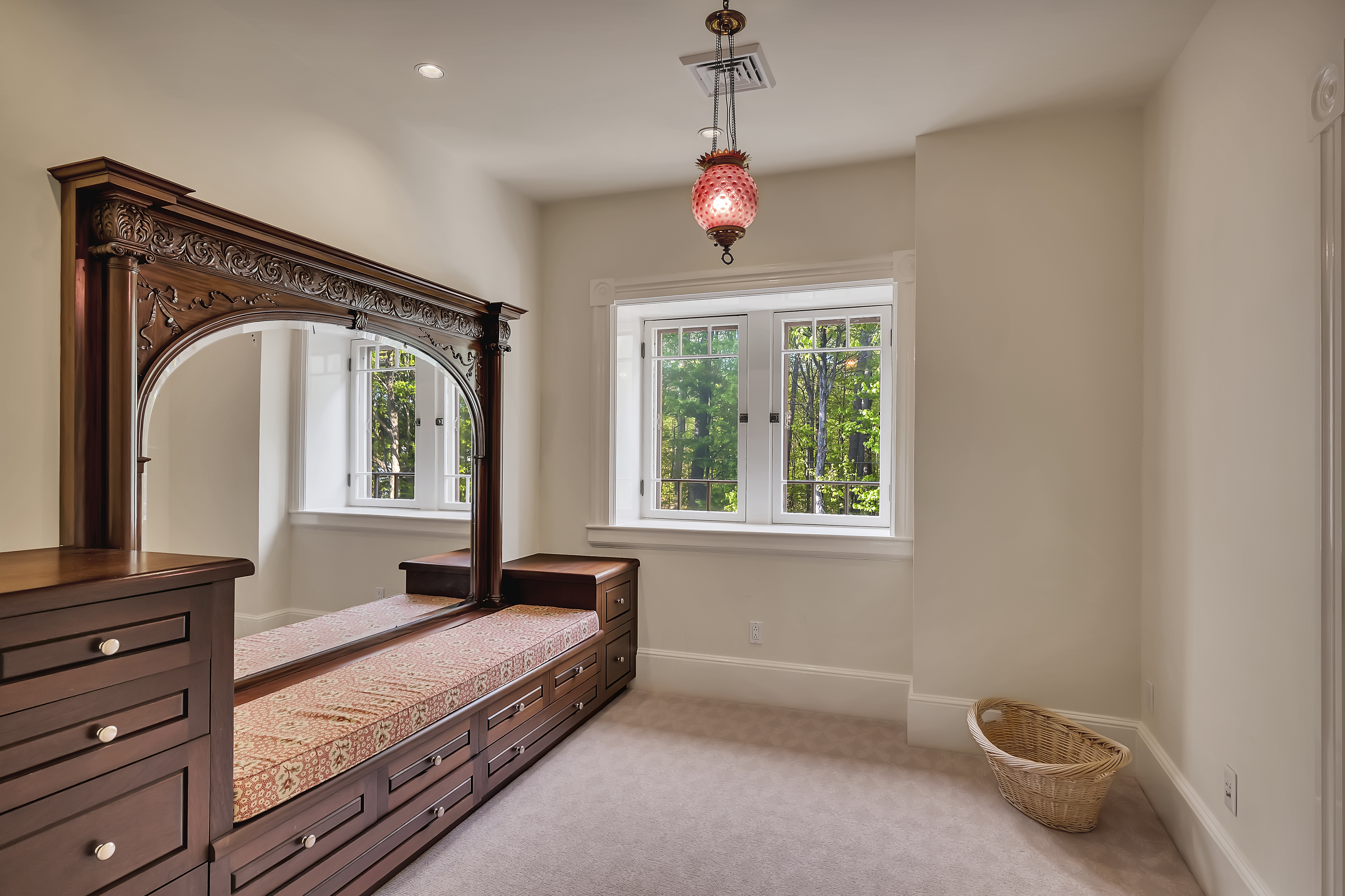  795 N Broadway, Saratoga Springs, NY, 12866 - 物件實景