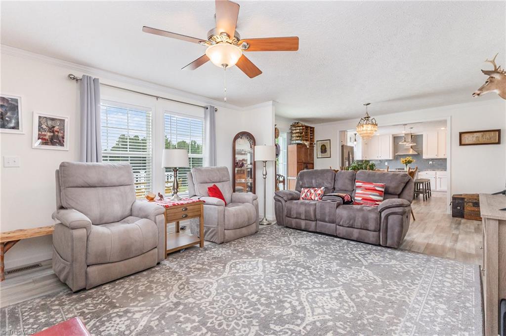 Burlington, North Carolina, 27217, United States, 3 Bedrooms Bedrooms, ,3 BathroomsBathrooms,Residential,For Sale,1908926