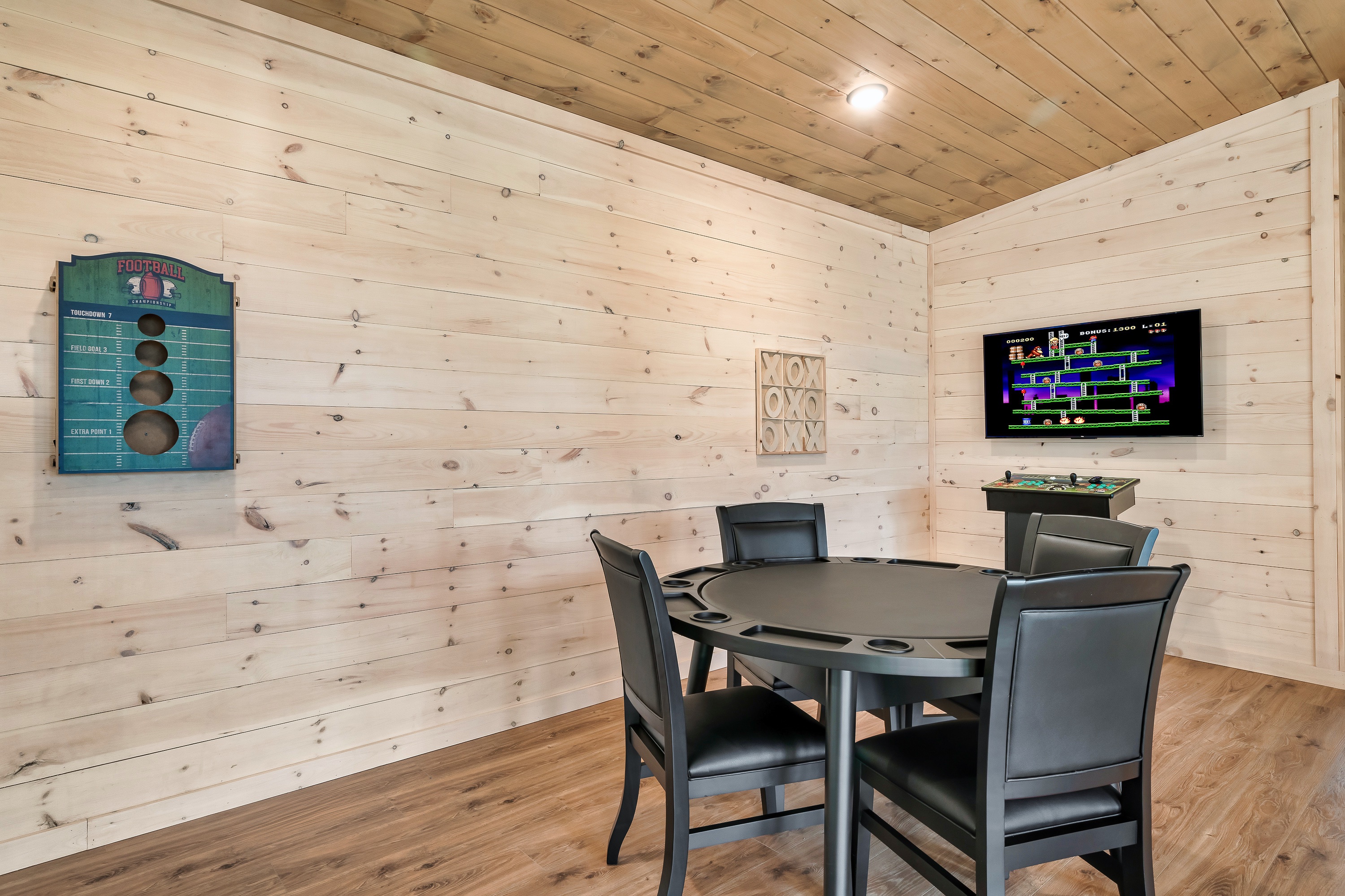 Gatlinburg, Tennessee, 37738, United States, 5 Bedrooms Bedrooms, ,4 BathroomsBathrooms,Residential,For Sale,1920322