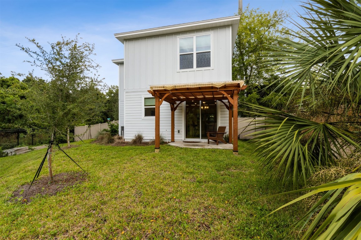 Fernandina Beach, Florida, 32034, United States, 2 Bedrooms Bedrooms, ,2 BathroomsBathrooms,Residential,For Sale,1979520