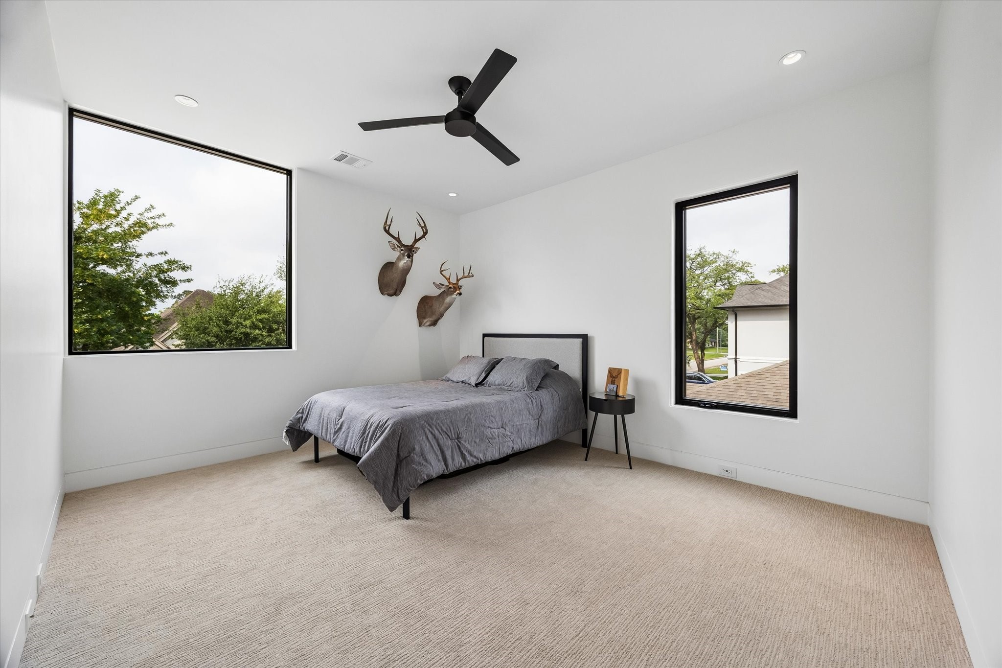  1726 Viking Drive - 物件實景