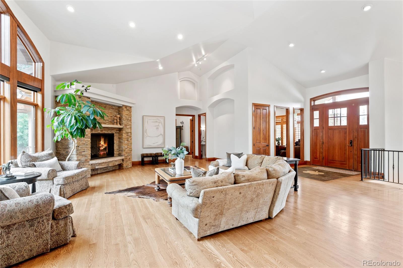 Littleton, Colorado, 80120, United States, 6 Bedrooms Bedrooms, ,7 BathroomsBathrooms,Residential,For Sale,1902050