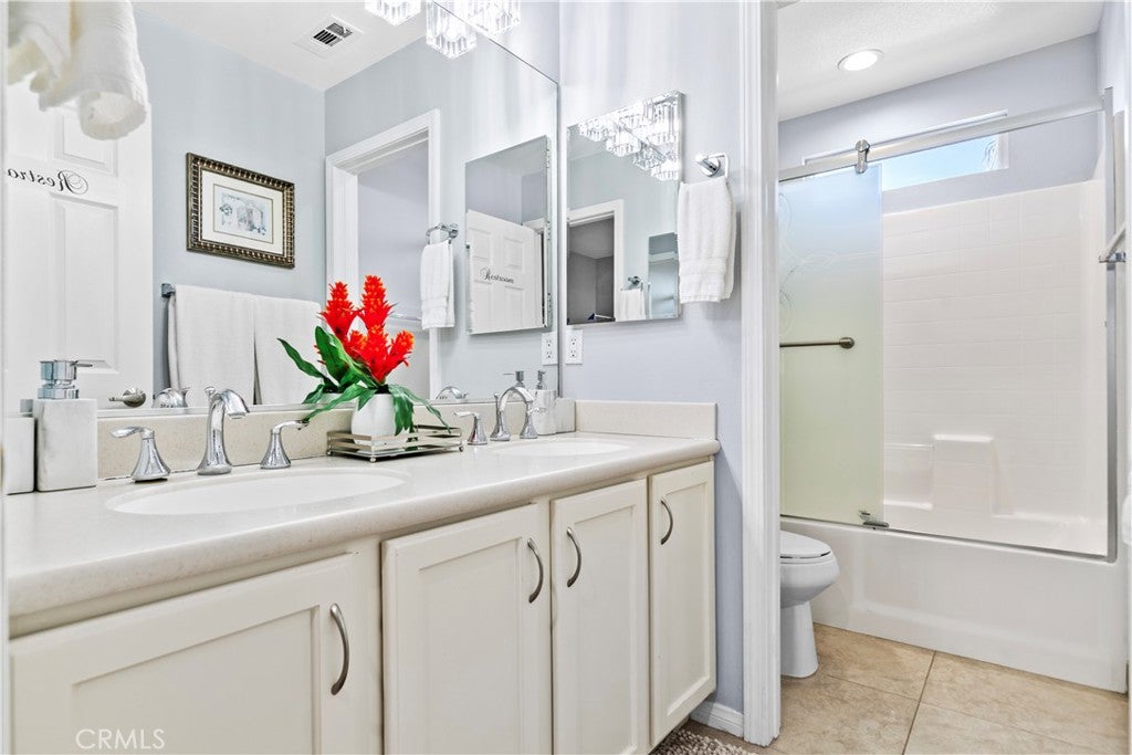 Indio, California, 92203, United States, 5 Bedrooms Bedrooms, ,3 BathroomsBathrooms,Residential,For Sale,1989302