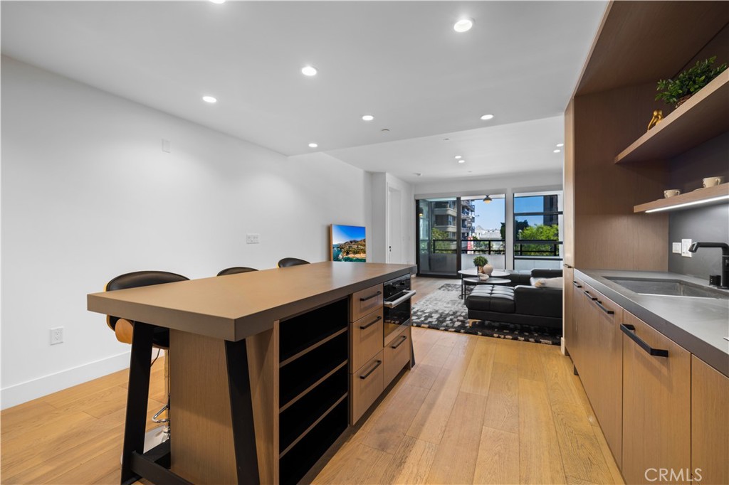 Los Angeles, California, 90024, United States, 2 Bedrooms Bedrooms, ,2 BathroomsBathrooms,Residential,For Sale,1746972