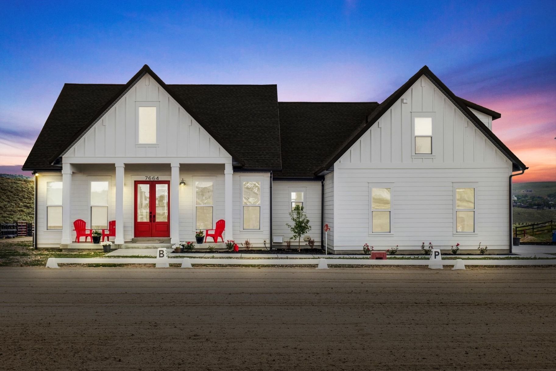  Rare Equestrian Retreat with Modern Farmhouse - 物件實景