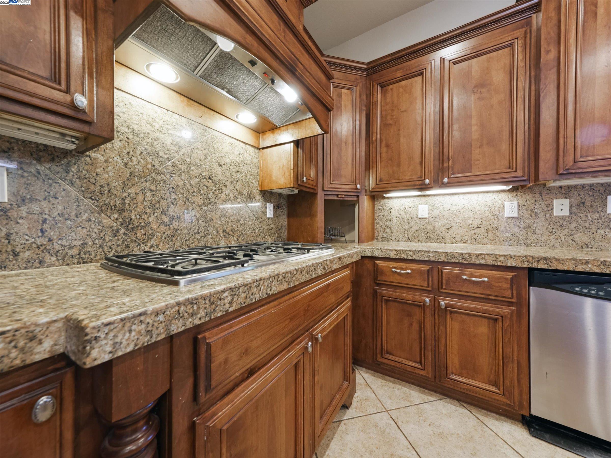 Vallejo, California, 94591, United States, 5 Bedrooms Bedrooms, ,5 BathroomsBathrooms,Residential,For Sale,2002289