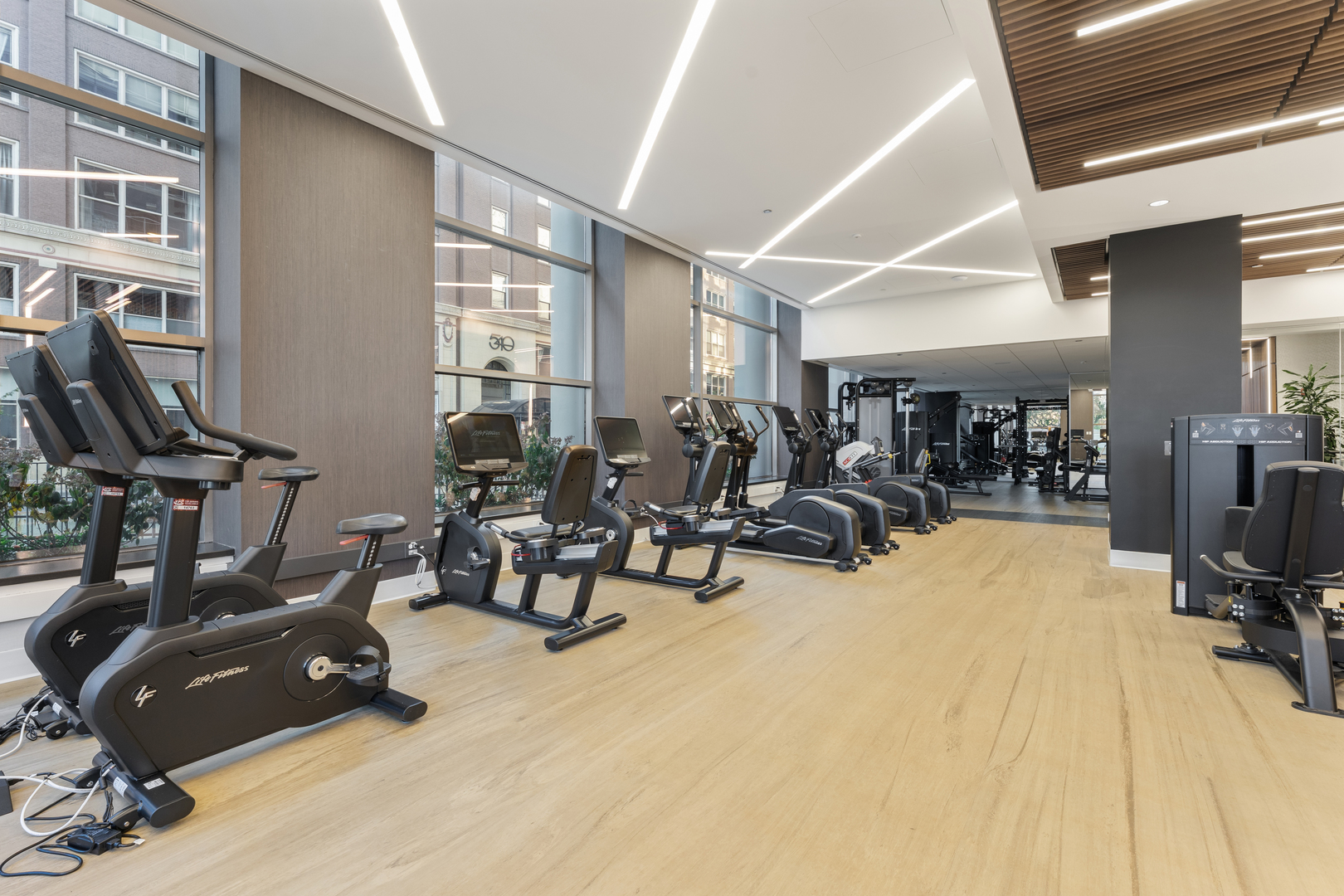 Chicago, Illinois, 60611, United States, 1 Bedroom Bedrooms, ,2 BathroomsBathrooms,Residential,For Sale,1989555