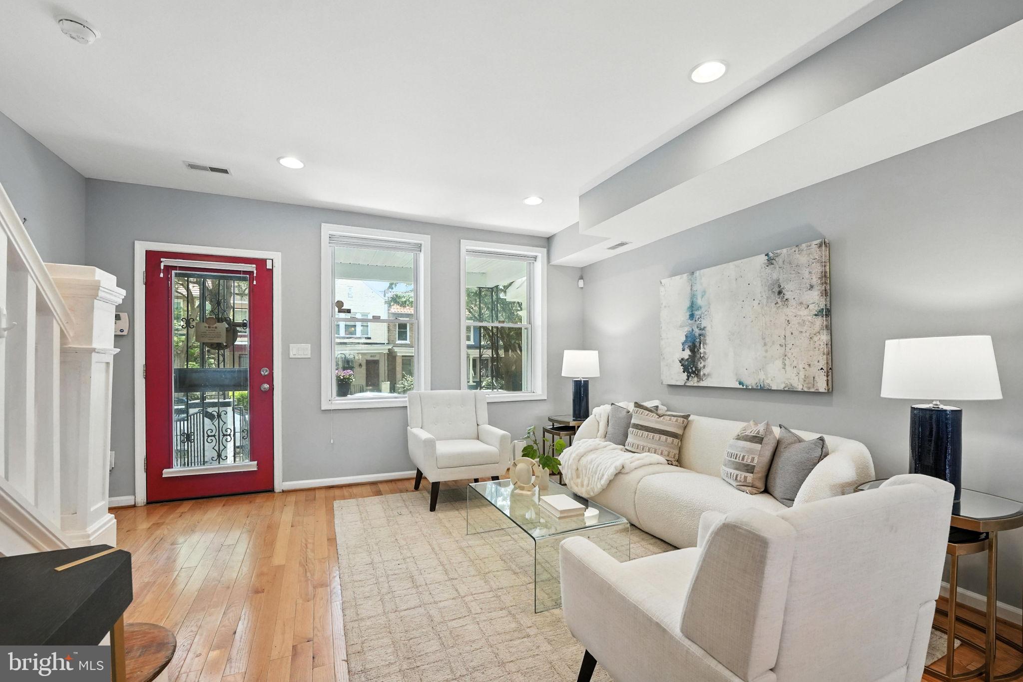 Washington, District of Columbia, 20002, United States, 4 Bedrooms Bedrooms, ,4 BathroomsBathrooms,Residential,For Sale,1983666