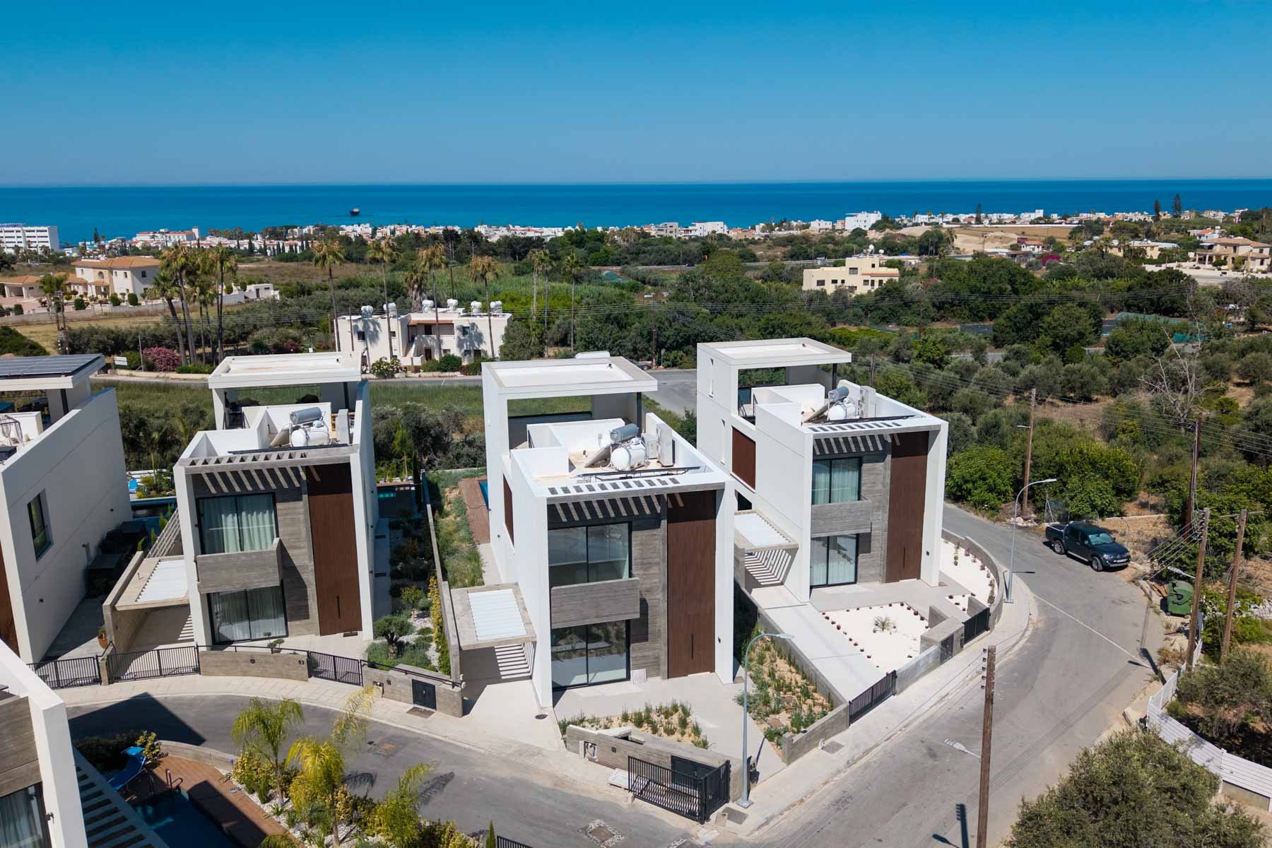  Three-Bedroom Villa with Rooftop Sea Views in a Gated Complex in Chlorakas - 物件實景