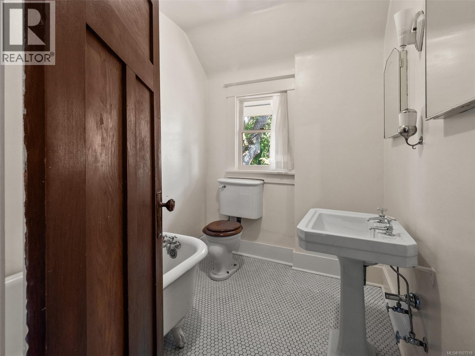 VICTORIA, British Columbia, V8S 2A6, CA, 4 Bedrooms Bedrooms, ,3 BathroomsBathrooms,Residential,For Sale,1947245