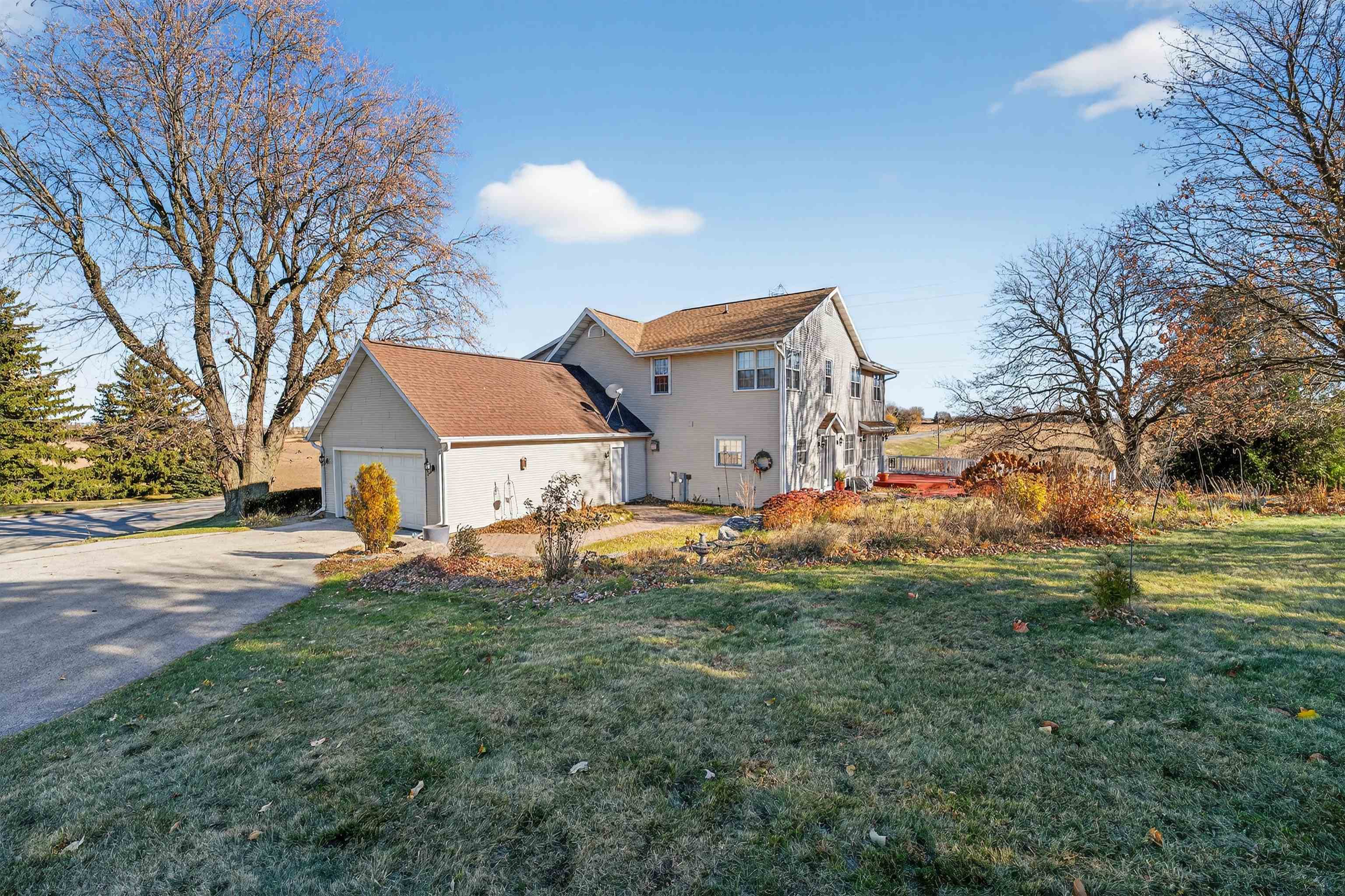 NEW HOLSTEIN, Wisconsin, 53061, United States, 3 Bedrooms Bedrooms, ,2 BathroomsBathrooms,Residential,For Sale,1995777