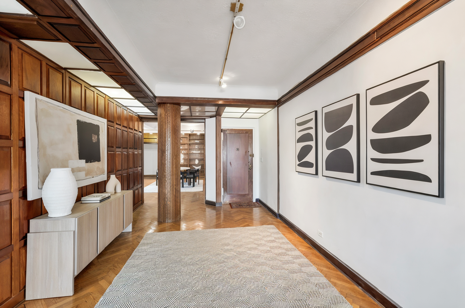 New York City, New York, 10024, United States, 4 Bedrooms Bedrooms, ,3 BathroomsBathrooms,Residential,For Sale,1760875