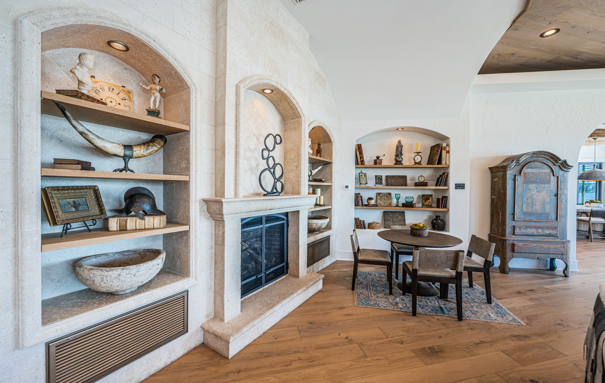 St Petersburg, Florida, 33707, United States, 5 Bedrooms Bedrooms, ,5 BathroomsBathrooms,Residential,For Sale,2007772